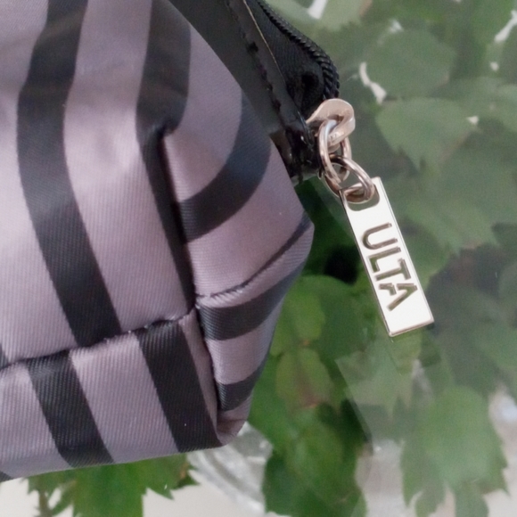 Ulta Make-up Case/Clutch - Picture 2 of 7